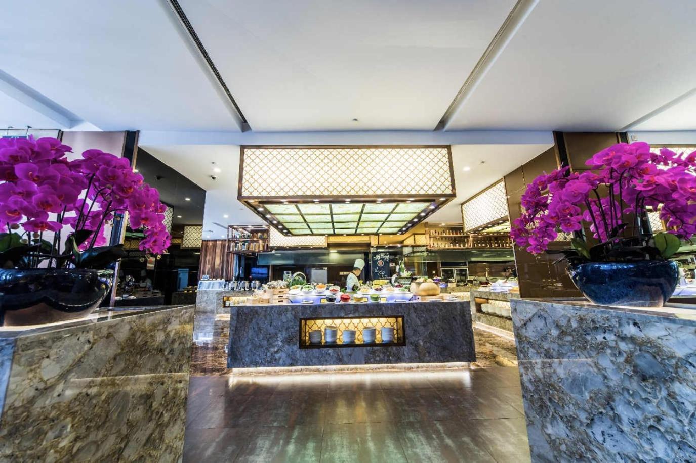 Отель Marco Polo Parkside, 5*